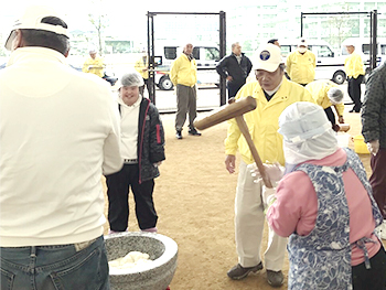 八尾菊花ライオンズクラブもちつき大会