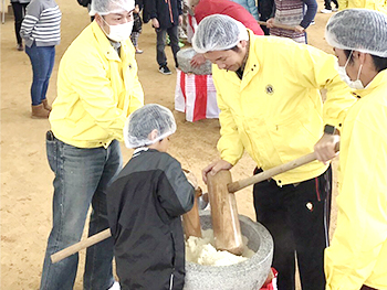 八尾菊花ライオンズクラブもちつき大会