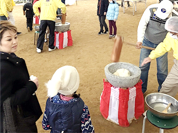 八尾菊花ライオンズクラブもちつき大会